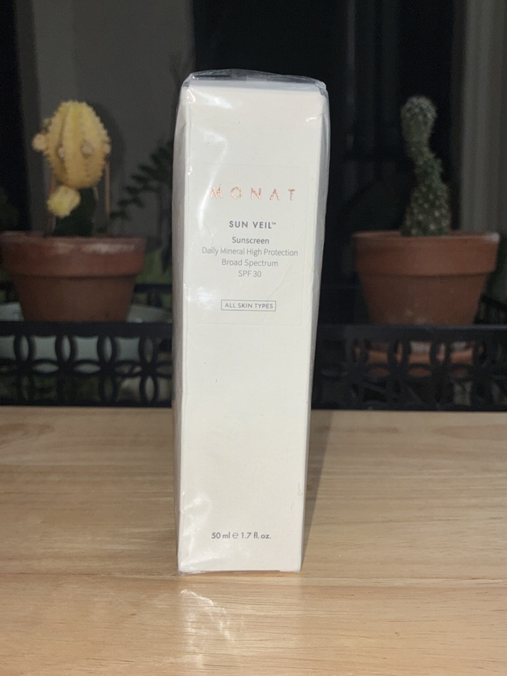 MONAT Sun Veil Daily Mineral SPF 30 Sunscreen – White